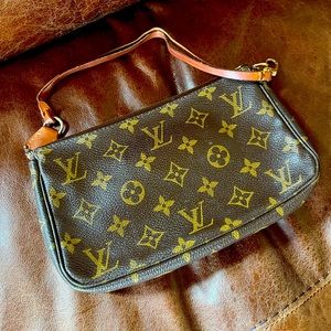 Louis Vuitton Vintage Monogram Pochette